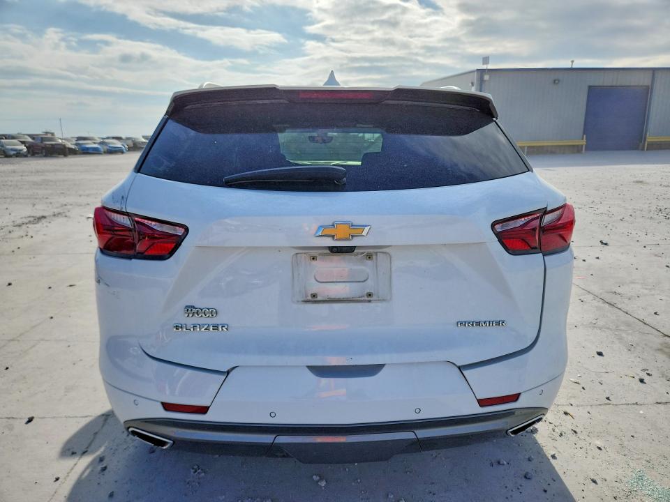 62345616 :رقم المزاد ، 3GNKBFRS1KS662926 vin ، 2019 Chevrolet Blazer مزاد بيع
