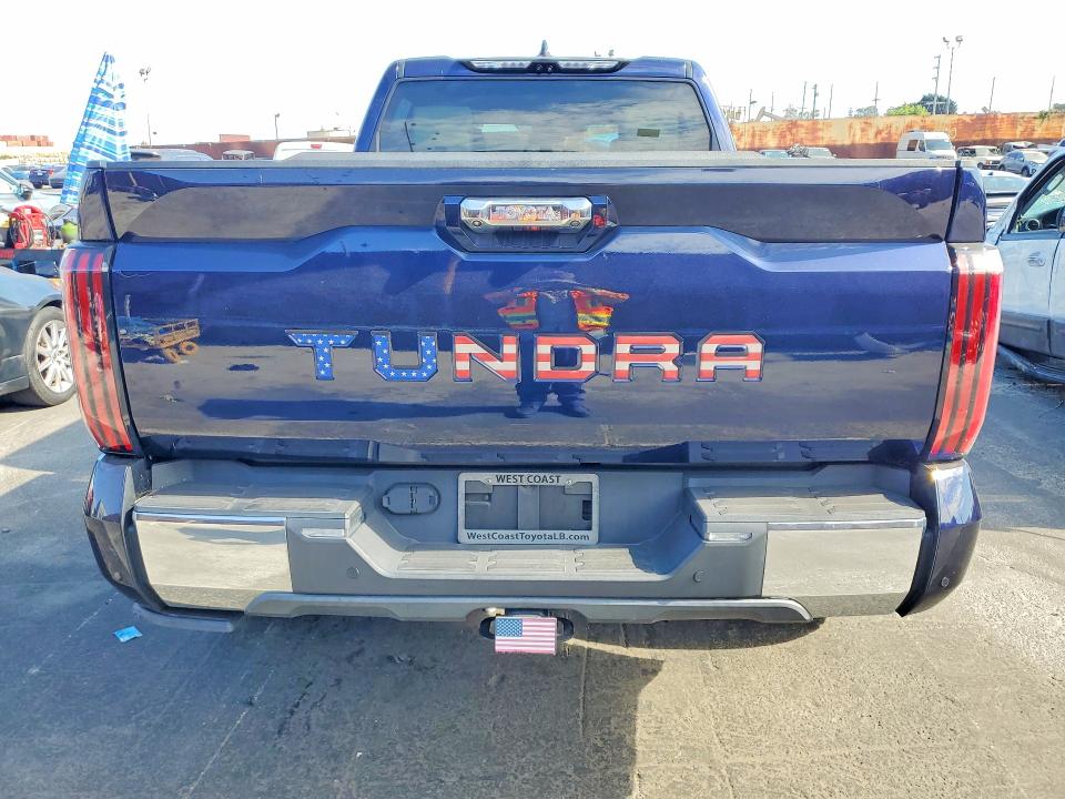 Продажа на аукционе авто 2022 Toyota Tundra, vin: 5TFMA5BC9NX001519, номер лота: 61038676