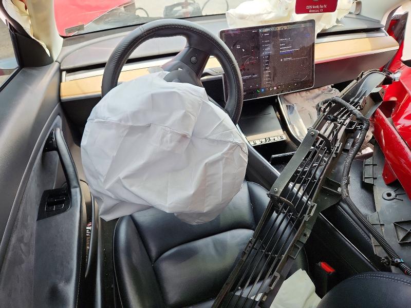 61406286 :رقم المزاد ، 5YJ3E1EA6KF411610 vin ، 2019 Tesla Model 3 مزاد بيع