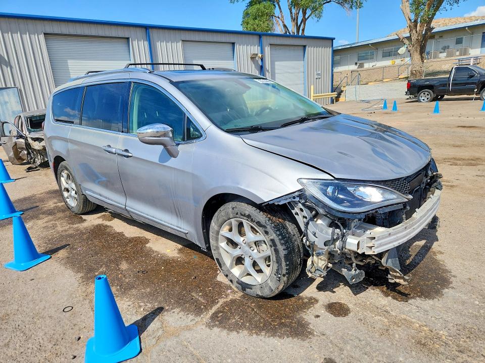 Продажа на аукционе авто 2018 Chrysler Pacifica, vin: 2C4RC1GG4JR272145, номер лота: 61032276