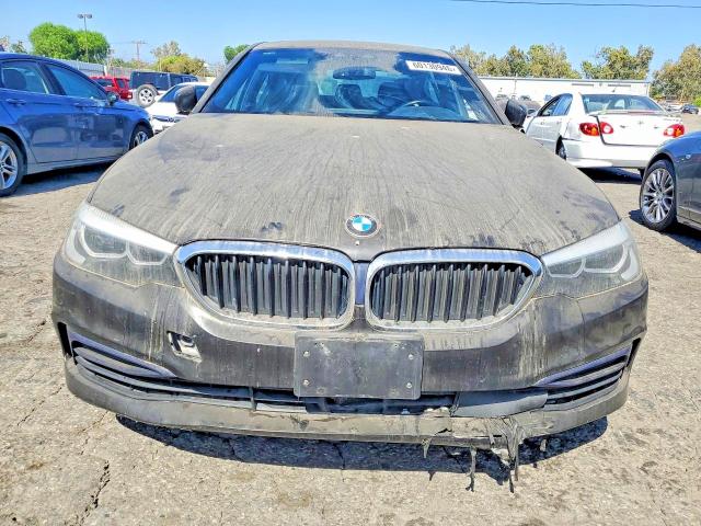 60130946 :رقم المزاد ، WBAJA9C07LB399822 vin ، 2020 Bmw 530e مزاد بيع