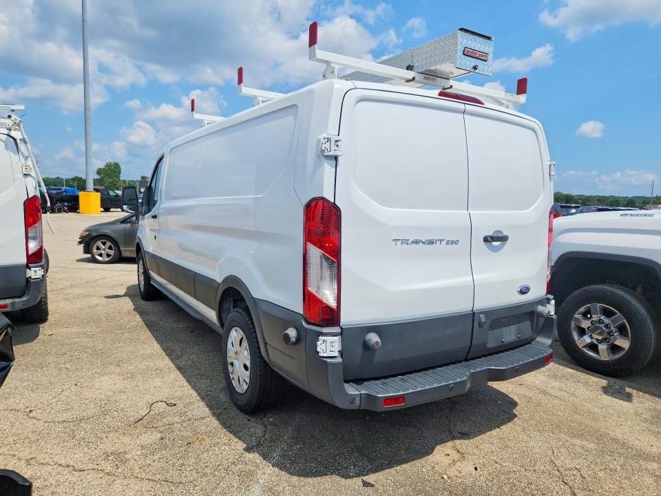 Продажа на аукционе авто 2018 Ford Transit, vin: 1FTYR2ZM3JKA13292, номер лота: 61640896