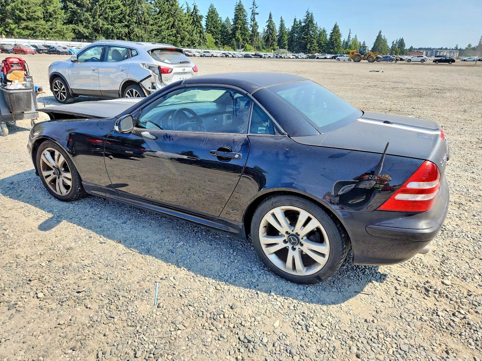 2001 Mercedes-benz Slk მანქანა იყიდება აუქციონზე, vin: WDBKK65F51F225742, აუქციონის ნომერი: 60988086