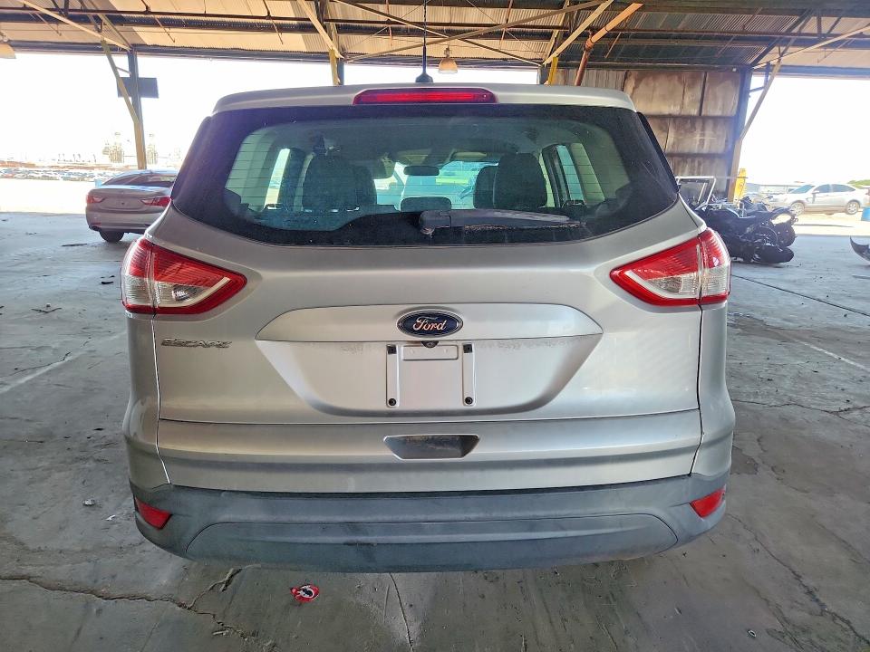 61125926 :رقم المزاد ، 1FMCU0F70FUC80201 vin ، 2015 Ford Escape مزاد بيع