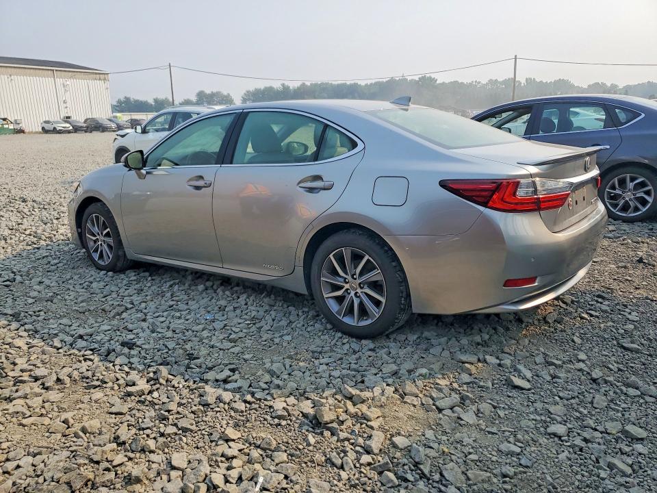 61157886 :رقم المزاد ، JTHBW1GG3G2104852 vin ، 2016 Lexus Es مزاد بيع