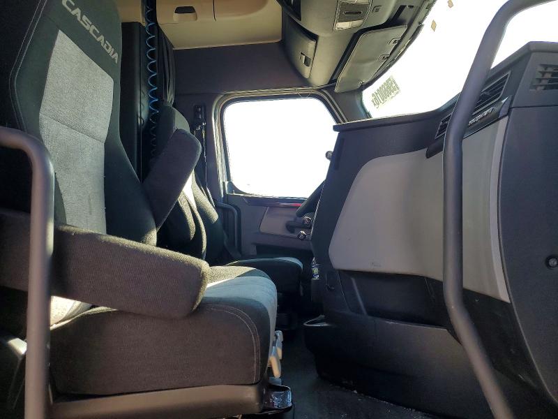 Продажа на аукционе авто 2018 Freightliner Cascadia 126, vin: 3AKJHHDR5JSJR3425, номер лота: 59660016
