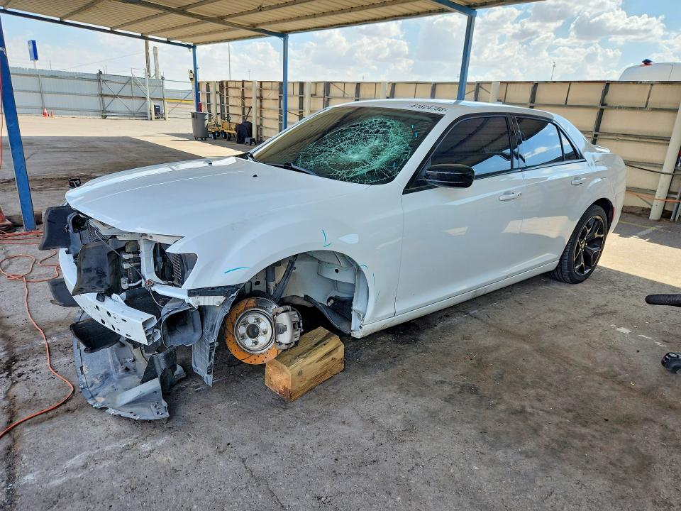 Auction sale of the 2022 Chrysler 300, vin: 2C3CCAAG0NH174311, lot number: 61824756