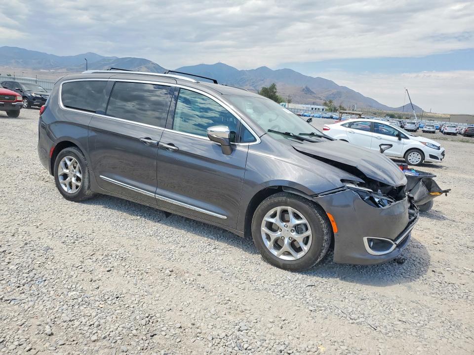 61434276 :رقم المزاد ، 2C4RC1GG6JR357763 vin ، 2018 Chrysler Pacifica مزاد بيع