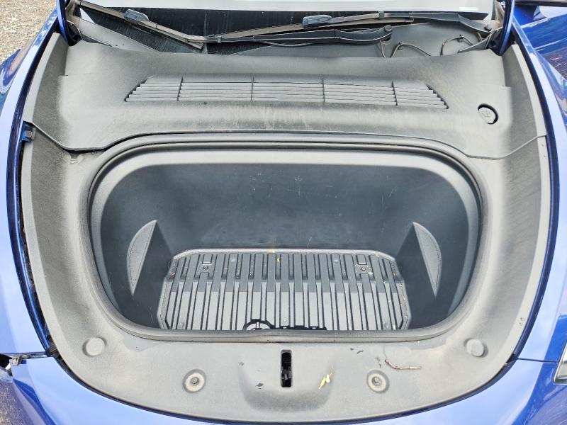 60111676 :رقم المزاد ، 5YJYGDEE3MF303680 vin ، 2021 Tesla Model Y مزاد بيع