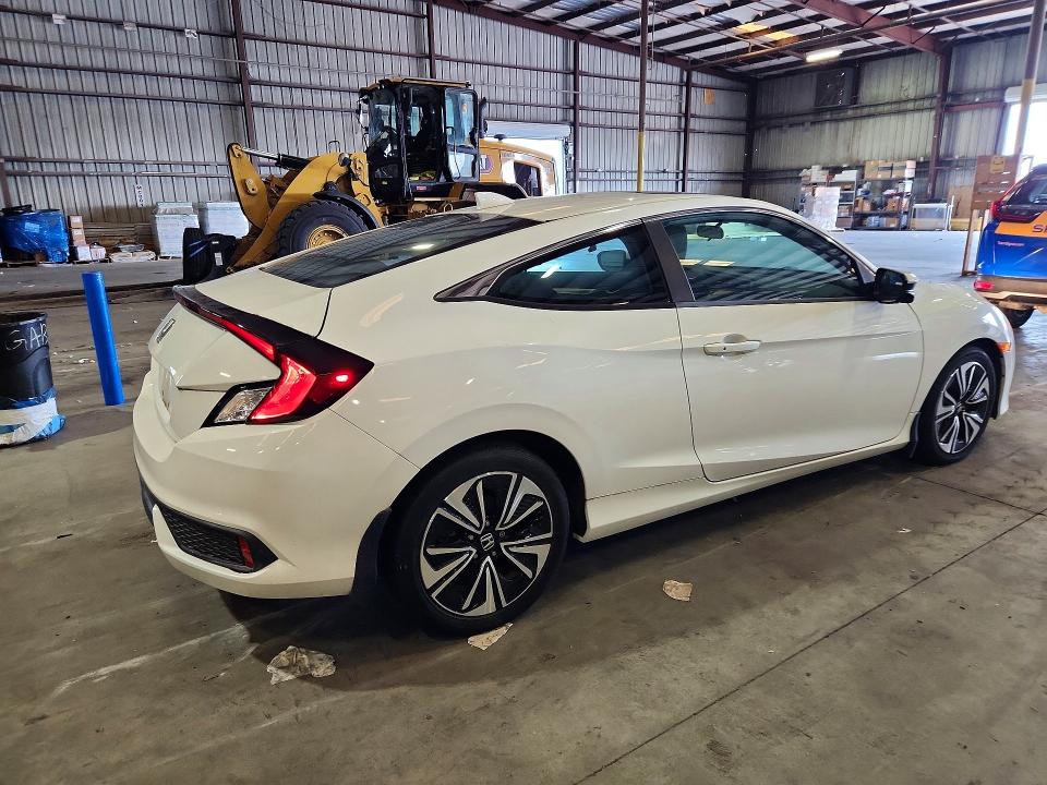 Продажа на аукционе авто 2018 Honda Civic, vin: 2HGFC3B30JH354304, номер лота: 61963476
