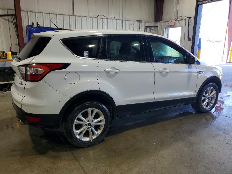 60308046 :رقم المزاد ، 1FMCU9GDXHUE24462 vin ، 2017 Ford Escape مزاد بيع
