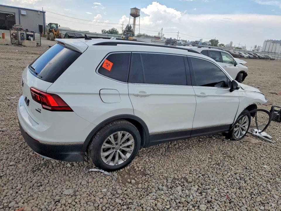 Продаж на аукціоні авто 2018 Volkswagen Tiguan, vin: 3VV2B7AX1JM096342, номер лоту: 61621466