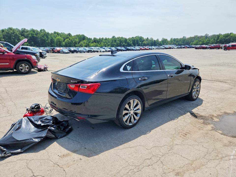 61880246 :رقم المزاد ، 1G1ZH5SX2HF121220 vin ، 2017 Chevrolet Malibu مزاد بيع