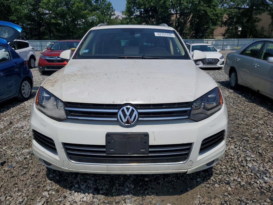 62204286 :رقم المزاد ، WVGEP9BP8DD011533 vin ، 2013 Volkswagen Touareg مزاد بيع