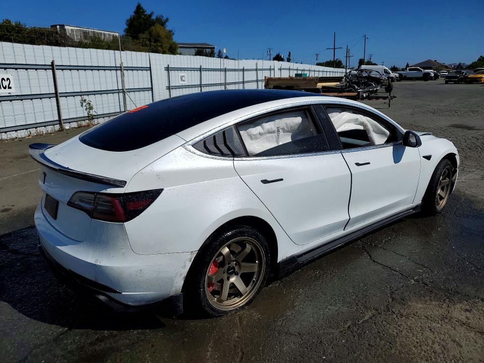 Продаж на аукціоні авто 2019 Tesla Model 3, vin: 5YJ3E1EA5KF415941, номер лоту: 62990276