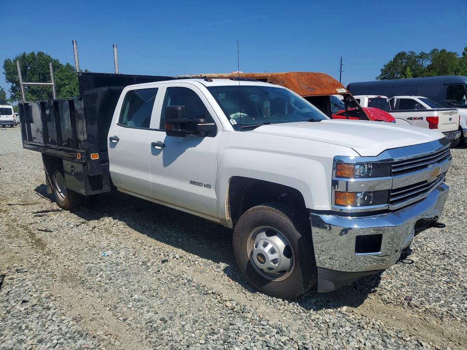 60216306 :رقم المزاد ، 1GB4CYCG8JF228590 vin ، 2018 Chevrolet Silverado مزاد بيع