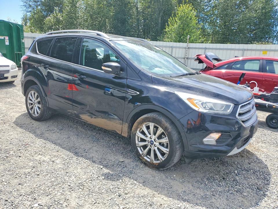 60223836 :رقم المزاد ، 1FMCU9JD2HUE37618 vin ، 2017 Ford Escape مزاد بيع