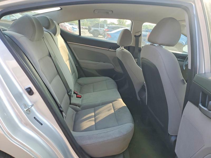 62642676 :رقم المزاد ، 5NPD84LF2JH231763 vin ، 2018 Hyundai Elantra مزاد بيع