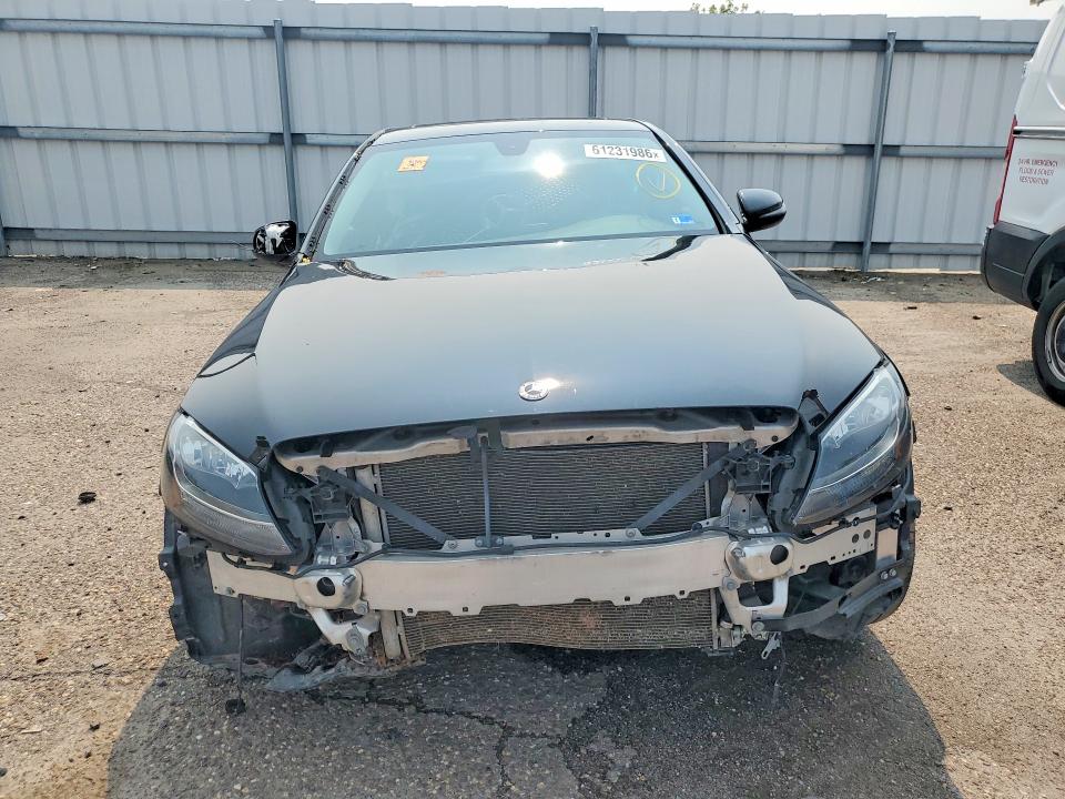 61231986 :رقم المزاد ، 55SWF4KBXJU250362 vin ، 2018 Mercedes-benz C مزاد بيع