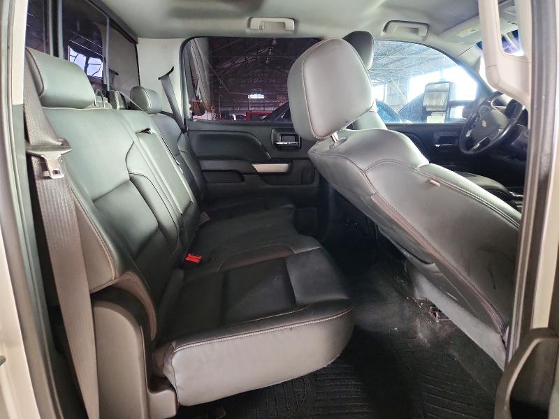 61871386 :رقم المزاد ، 3GCUKSEC8JG176074 vin ، 2018 Chevrolet Silverado مزاد بيع