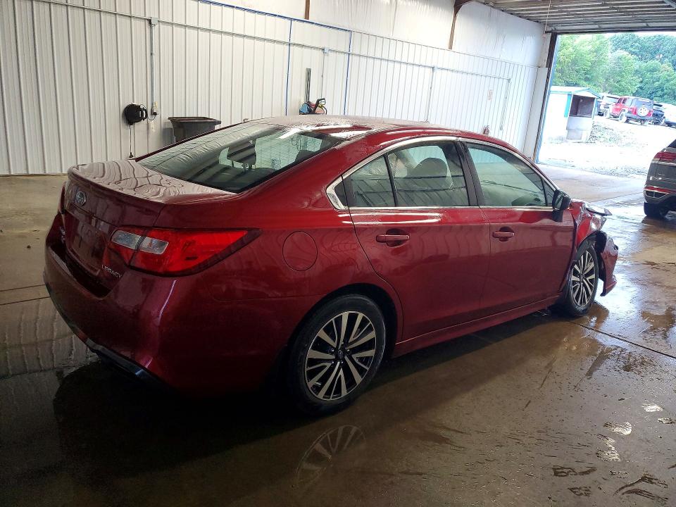 62202506 :رقم المزاد ، 4S3BNAB67J3004967 vin ، 2018 Subaru Legacy مزاد بيع