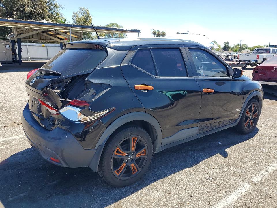 2019 Nissan Kicks მანქანა იყიდება აუქციონზე, vin: 3N1CP5CU7KL497383, აუქციონის ნომერი: 60326166
