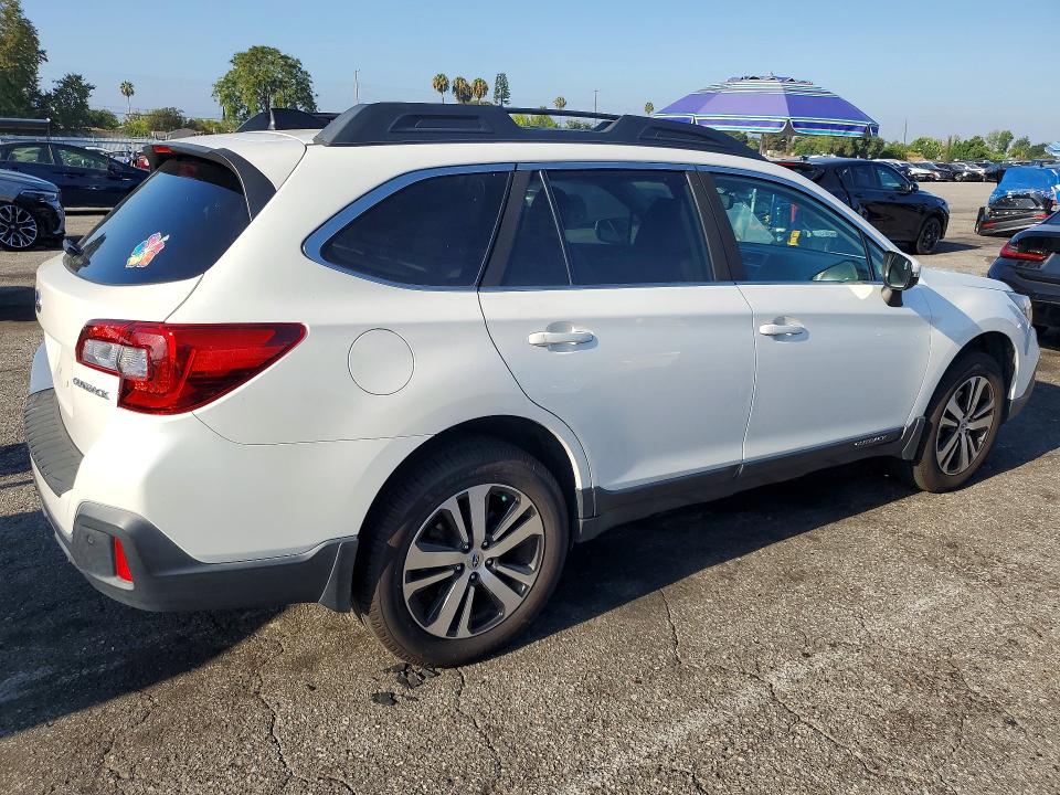 60748026 :رقم المزاد ، 4S4BSANC1J3363110 vin ، 2018 Subaru Outback مزاد بيع