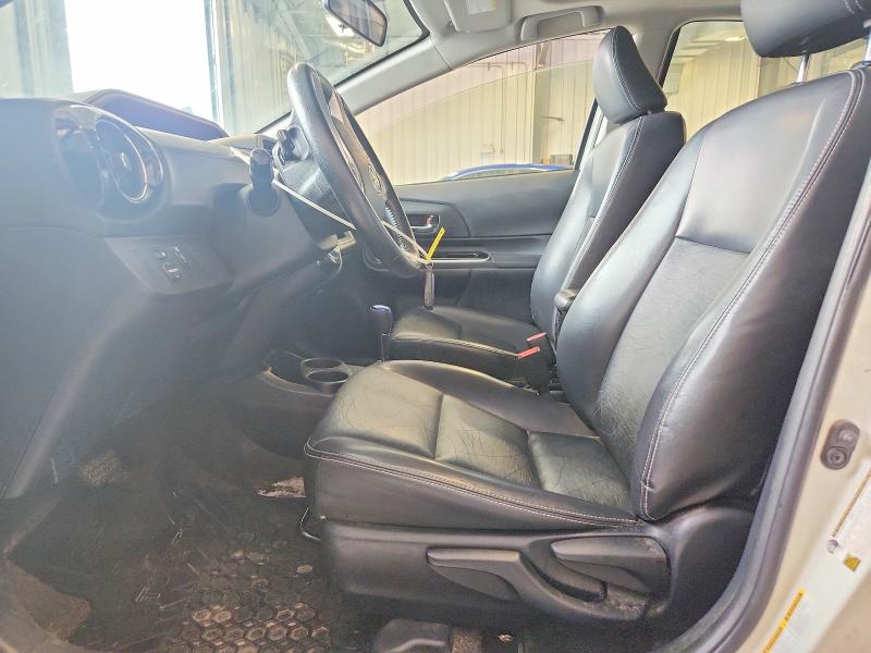 62684706 :رقم المزاد ، JTDKDTB31F1096391 vin ، 2015 Toyota Prius C مزاد بيع