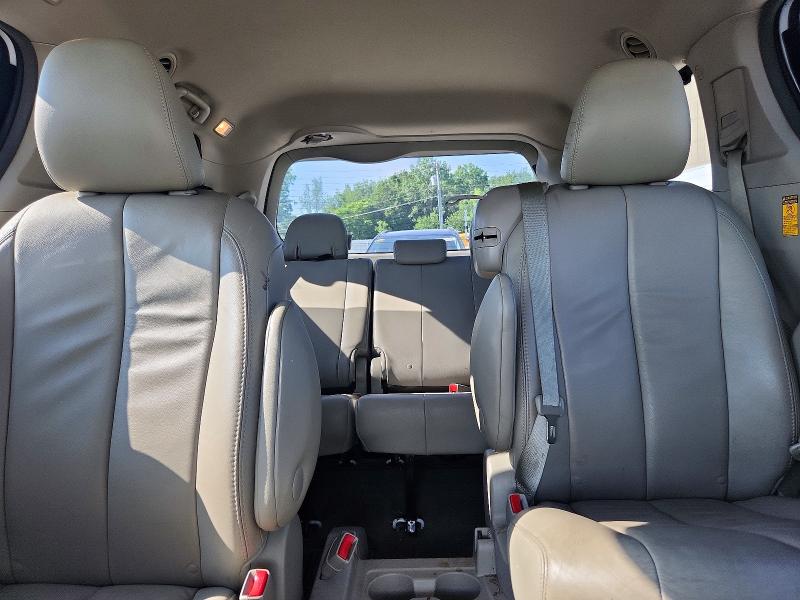 2014 Toyota Sienna მანქანა იყიდება აუქციონზე, vin: 5TDYK3DC6ES421325, აუქციონის ნომერი: 60034286