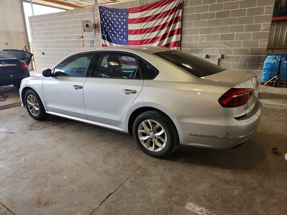 62102716 :رقم المزاد ، 1VWAA7A36JC013223 vin ، 2018 Volkswagen Passat مزاد بيع