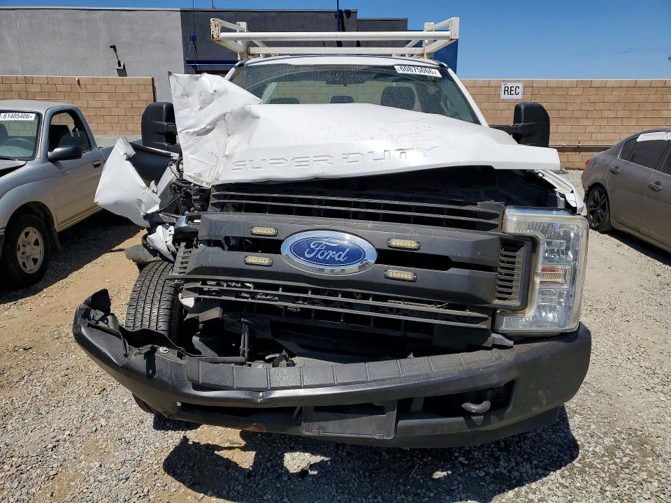 60875066 :رقم المزاد ، 1FDBF2A69HED44071 vin ، 2017 Ford F250 مزاد بيع