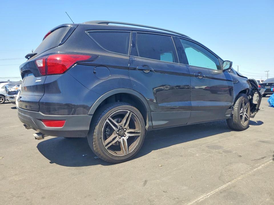 Продажа на аукционе авто 2019 Ford Escape, vin: 1FMCU0HD1KUA54861, номер лота: 61553086
