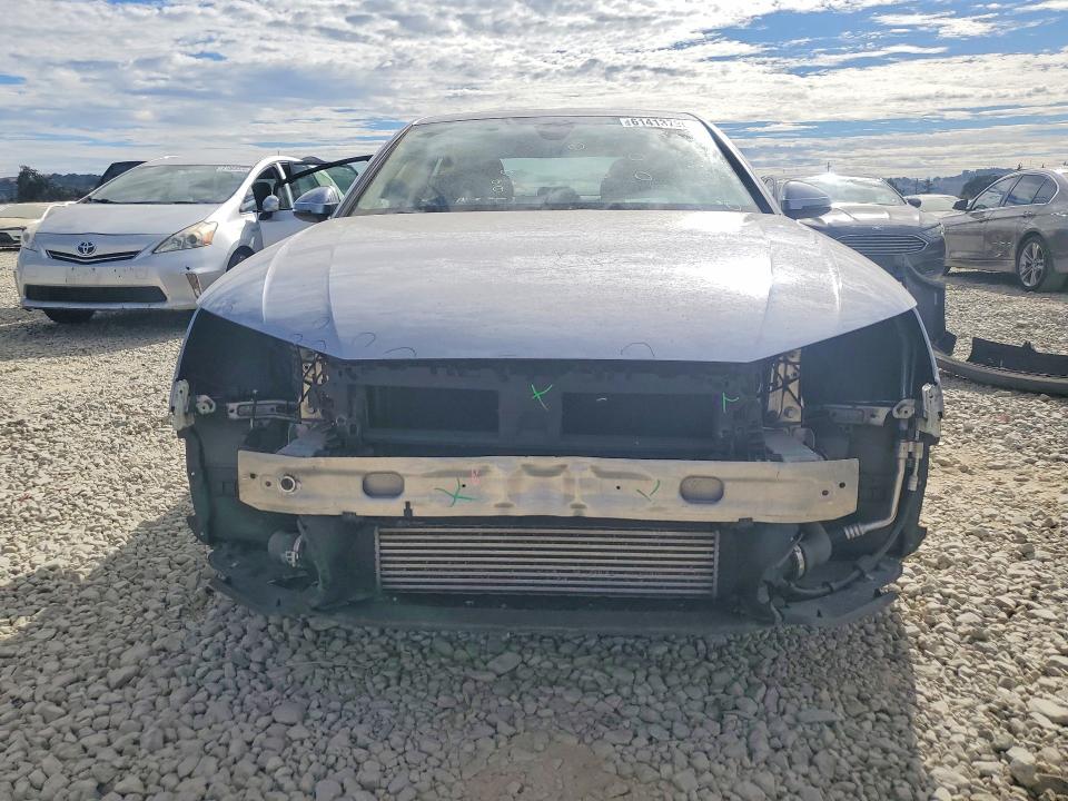 61413796 :رقم المزاد ، WAUKMAF42JA224425 vin ، 2018 Audi A4 مزاد بيع