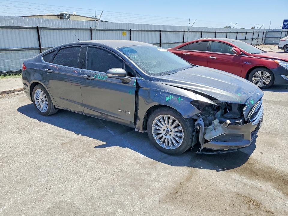 61785256 :رقم المزاد ، 3FA6P0LU5GR359512 vin ، 2016 Ford Fusion مزاد بيع