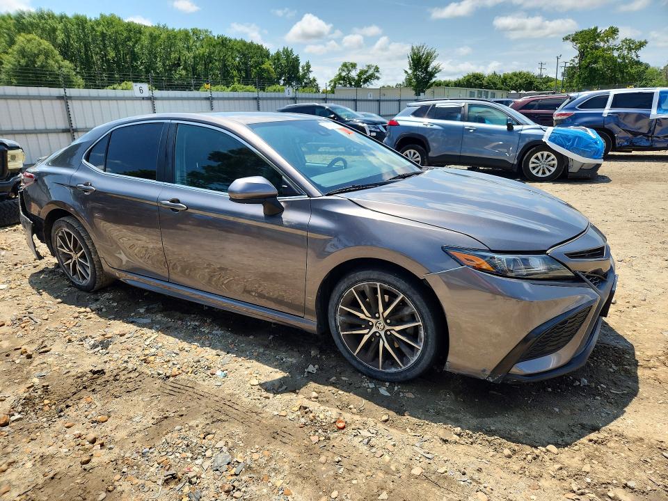 2021 Toyota Camry მანქანა იყიდება აუქციონზე, vin: 4T1G11AK2MU554006, აუქციონის ნომერი: 61873836