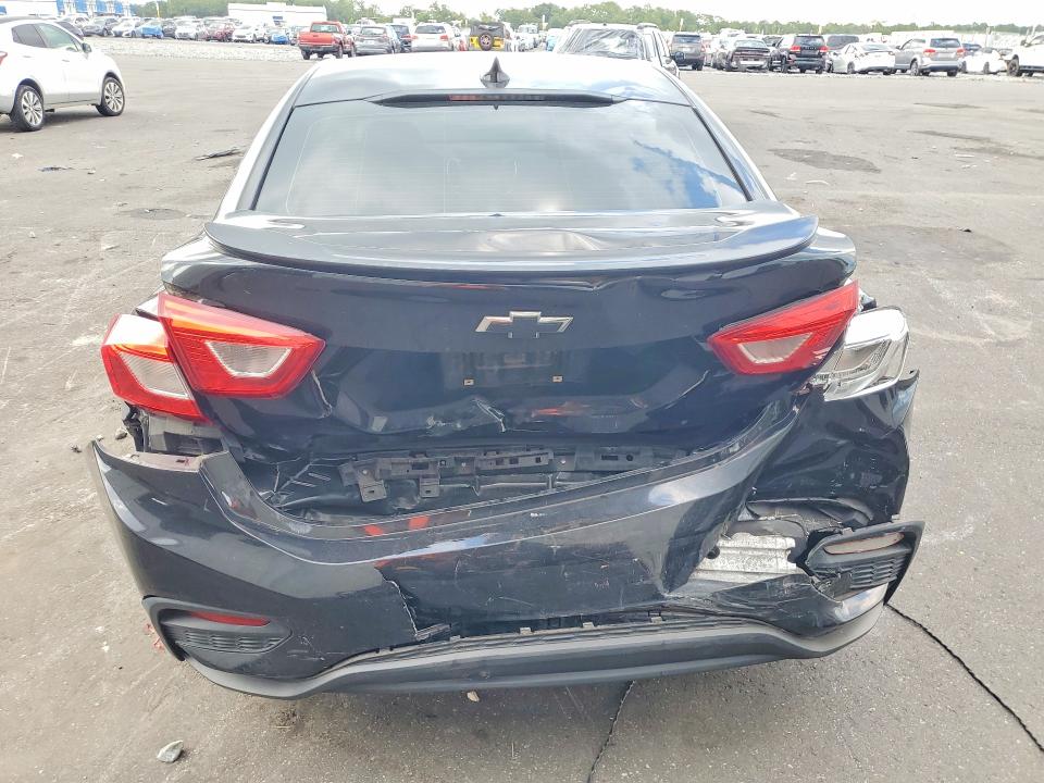 Продаж на аукціоні авто 2018 Chevrolet Cruze, vin: 1G1BE5SM7J7130186, номер лоту: 61332976