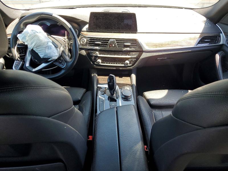 61818106 :رقم المزاد ، WBAJA9C51JB033542 vin ، 2018 Bmw 530e مزاد بيع