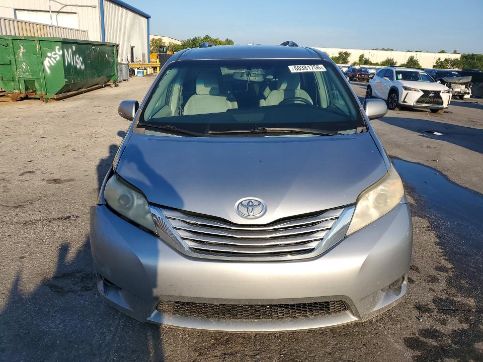 Продаж на аукціоні авто 2015 Toyota Sienna, vin: 5TDKK3DC3FS570847, номер лоту: 60381756