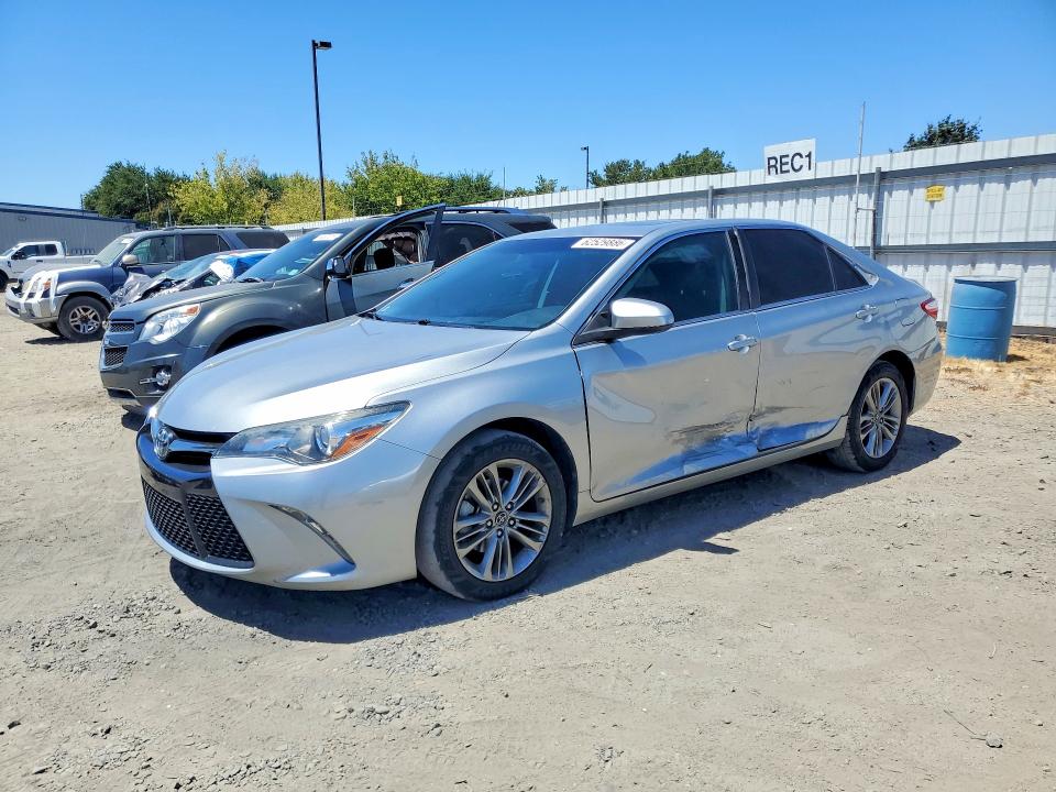 62529886 :رقم المزاد ، 4T1BF1FK2HU386295 vin ، 2017 Toyota Camry مزاد بيع