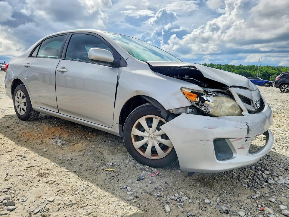 61041216 :رقم المزاد ، 2T1BU4EEXBC662363 vin ، 2011 Toyota Corolla مزاد بيع