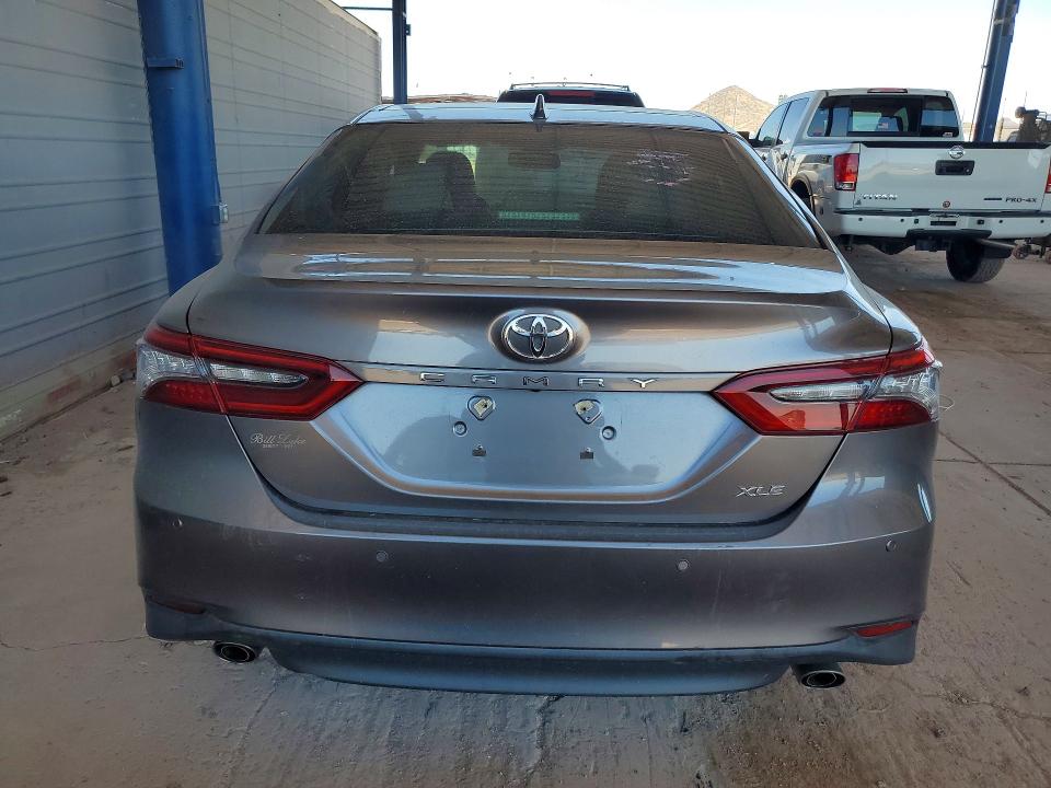60018226 :رقم المزاد ، 4T1FZ1AK4MU050318 vin ، 2021 Toyota Camry مزاد بيع