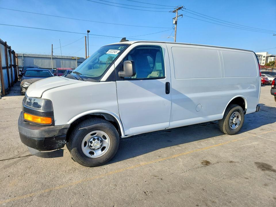 63022846 :رقم المزاد ، 1GCZGGFP4N1165437 vin ، 2022 Chevrolet Express G3500 مزاد بيع