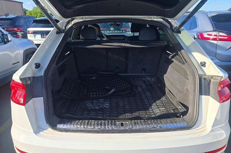2021 Audi Q8 მანქანა იყიდება აუქციონზე, vin: WA1FVAF14MD026496, აუქციონის ნომერი: 61393366