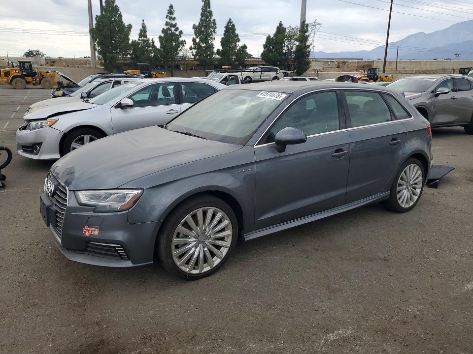 Продажа на аукционе авто 2017 Audi A3, vin: WAUTPBFF6HA103409, номер лота: 61574676