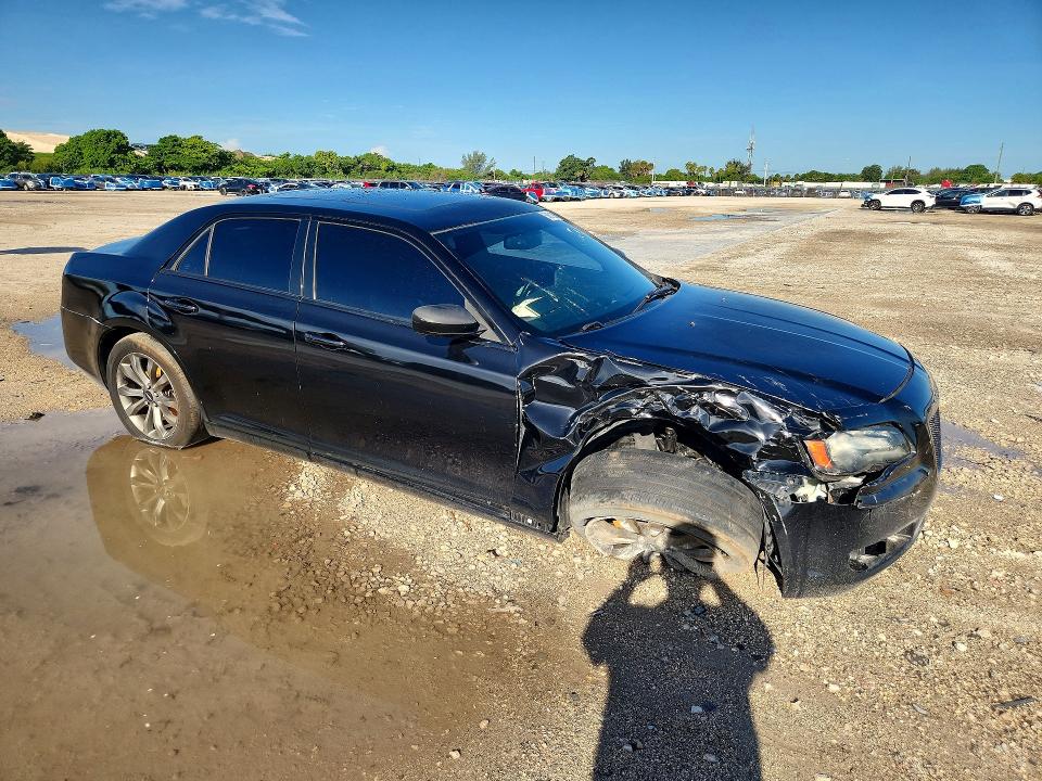 59831286 :رقم المزاد ، 2C3CCAGG3EH257965 vin ، 2014 Chrysler 300 مزاد بيع