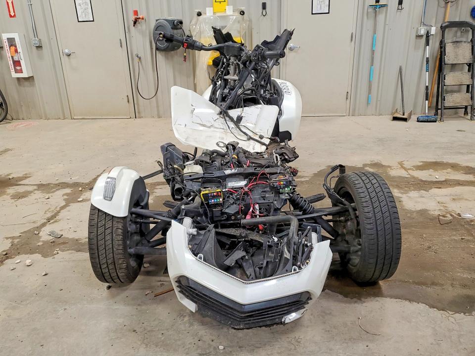 Продажа на аукционе авто 2021 Can-am Spyder Roadster, vin: 2BXREDD29MV000397, номер лота: 61515716