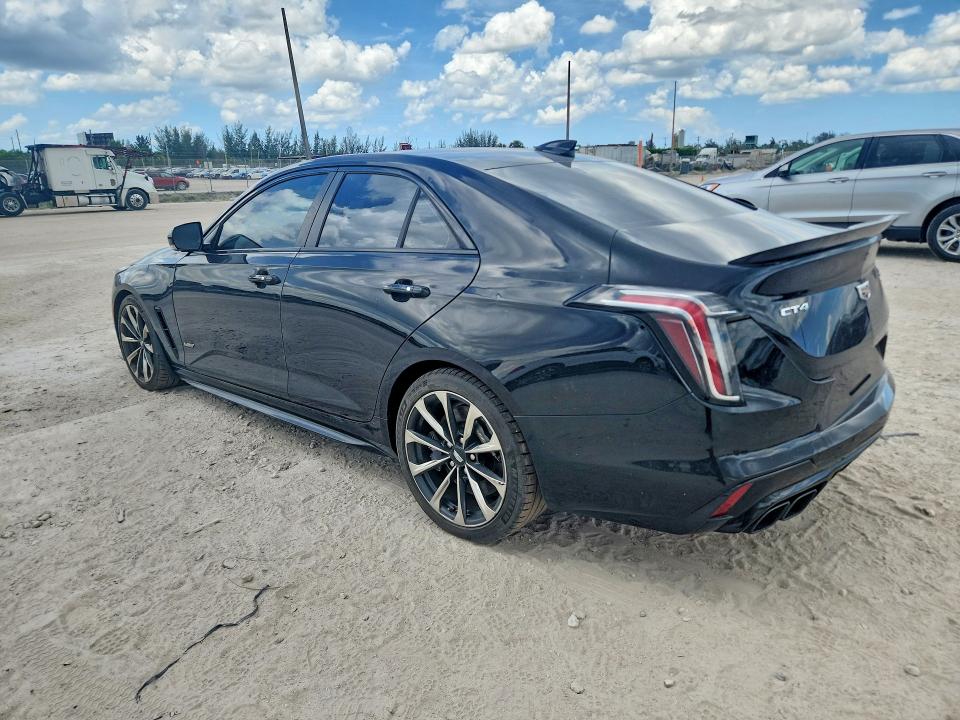 61415716 :رقم المزاد ، 1G6D75RP7N0411089 vin ، 2022 Cadillac Ct4-v مزاد بيع