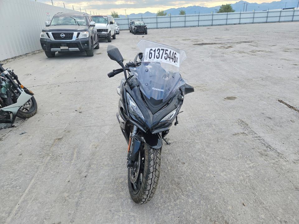 61375446 :رقم المزاد ، JKBZXVK19MA011607 vin ، 2021 Kawasaki Zx1002 مزاد بيع