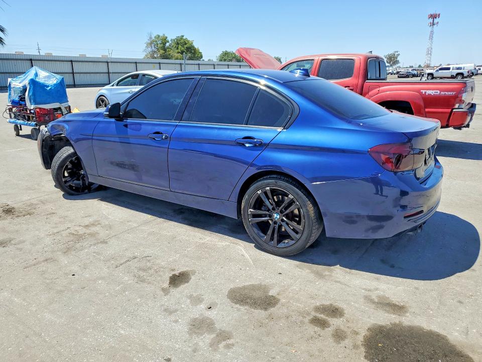 61615896 :رقم المزاد ، WBA8B9G53JNU58359 vin ، 2018 Bmw 330 مزاد بيع