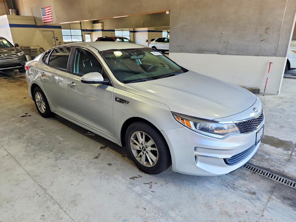 2017 Kia Optima მანქანა იყიდება აუქციონზე, vin: 5XXGT4L39HG169897, აუქციონის ნომერი: 59632456